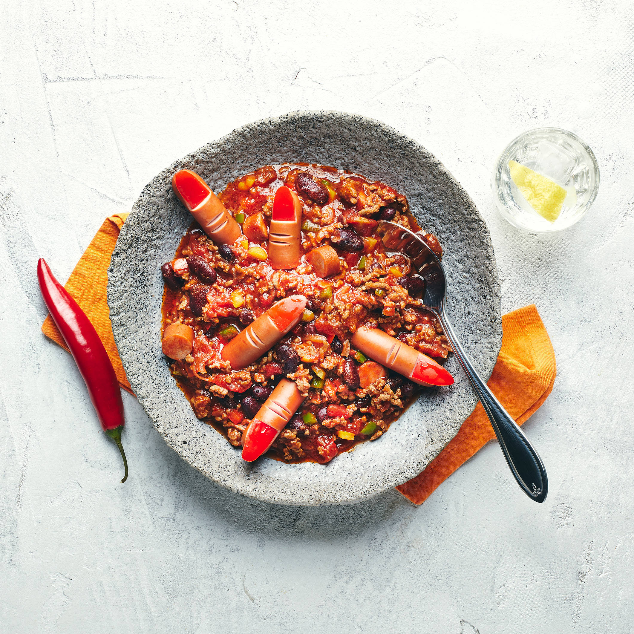 Serviervorschlag: Grusel-Chili-con-Carne mit Daumeneinlage
