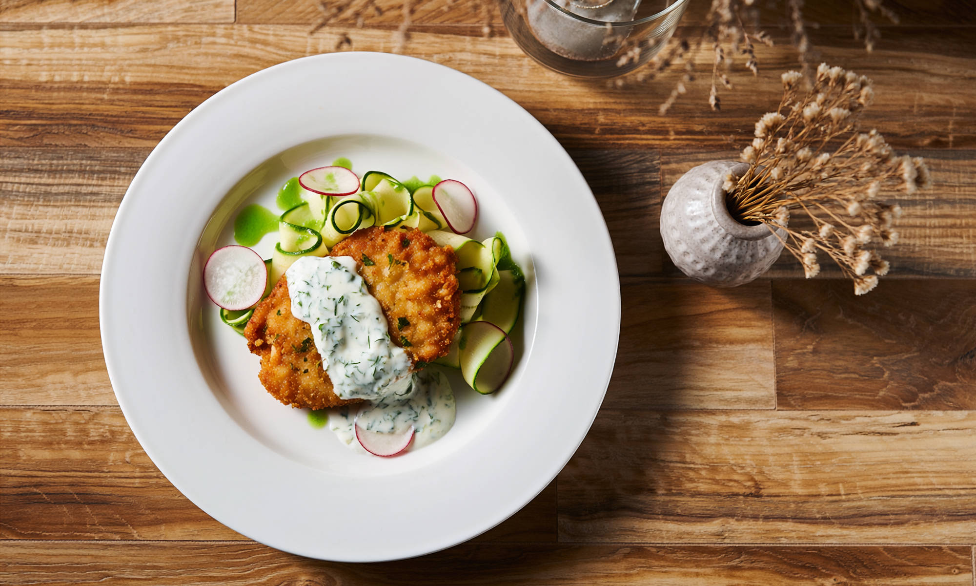 Serviervorschlag: Schnitzel mit frischem Sommergemüse