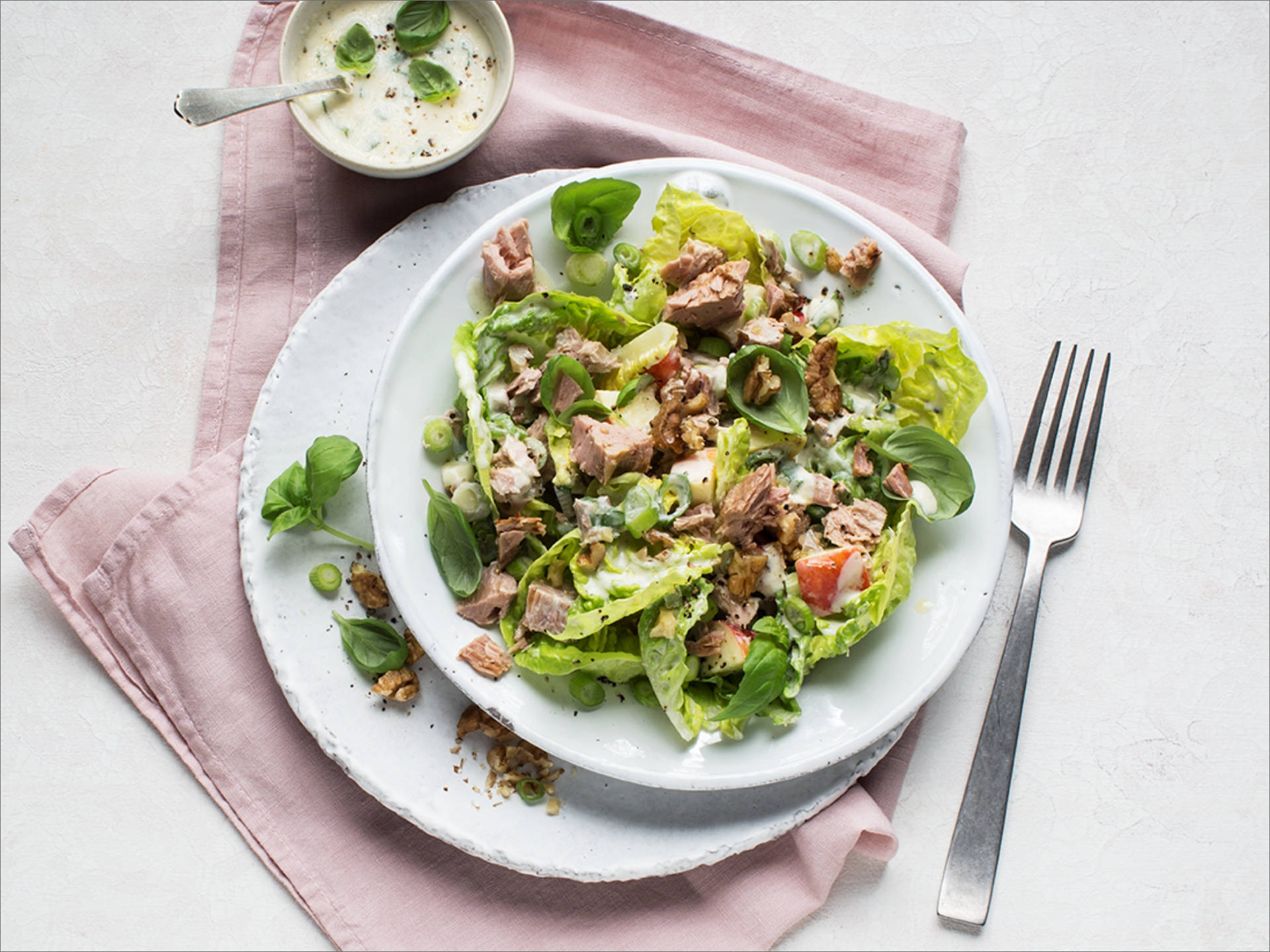 Serviervorschlag: Thunfischsalat mit Apfel