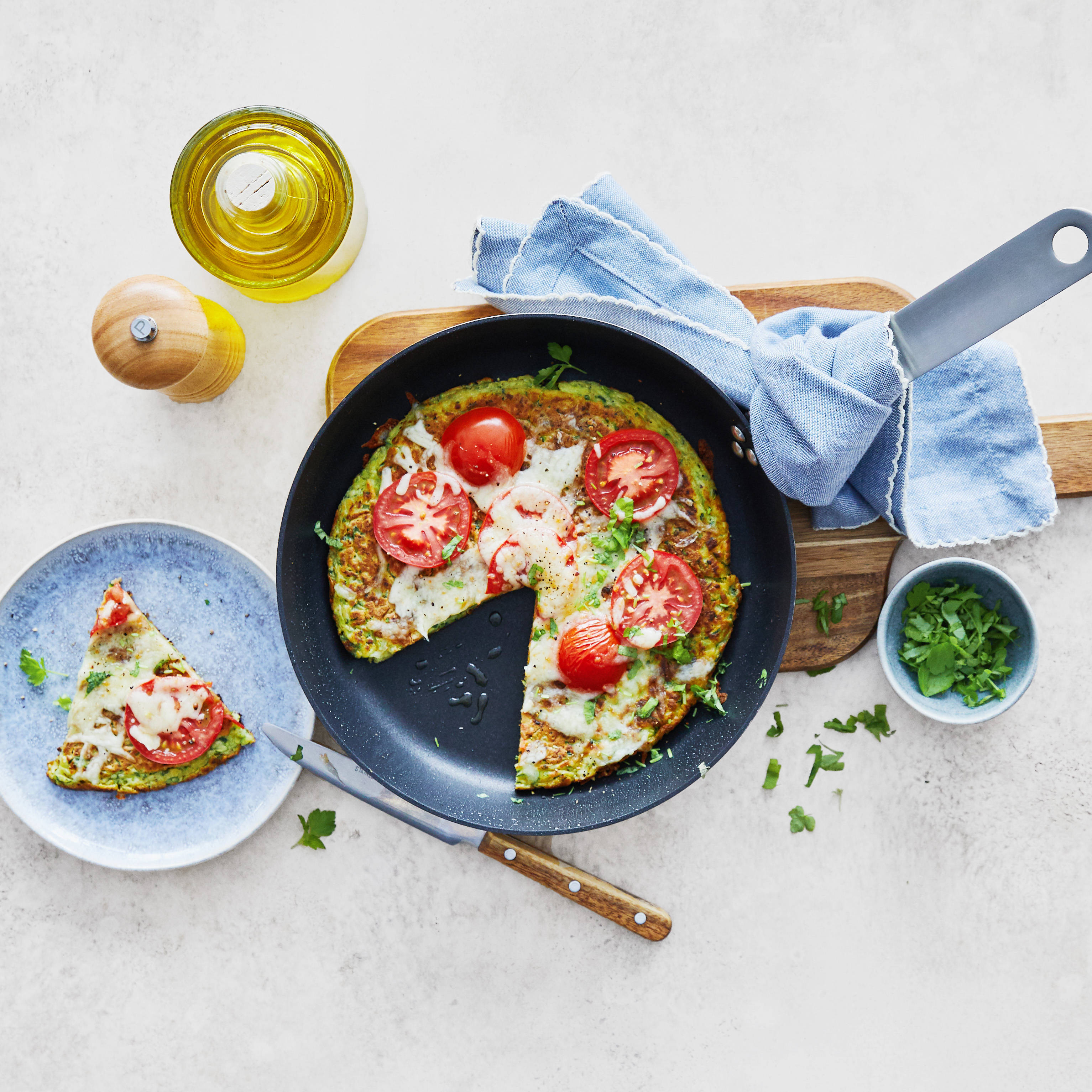 Zucchinipizza aus der Pfanne