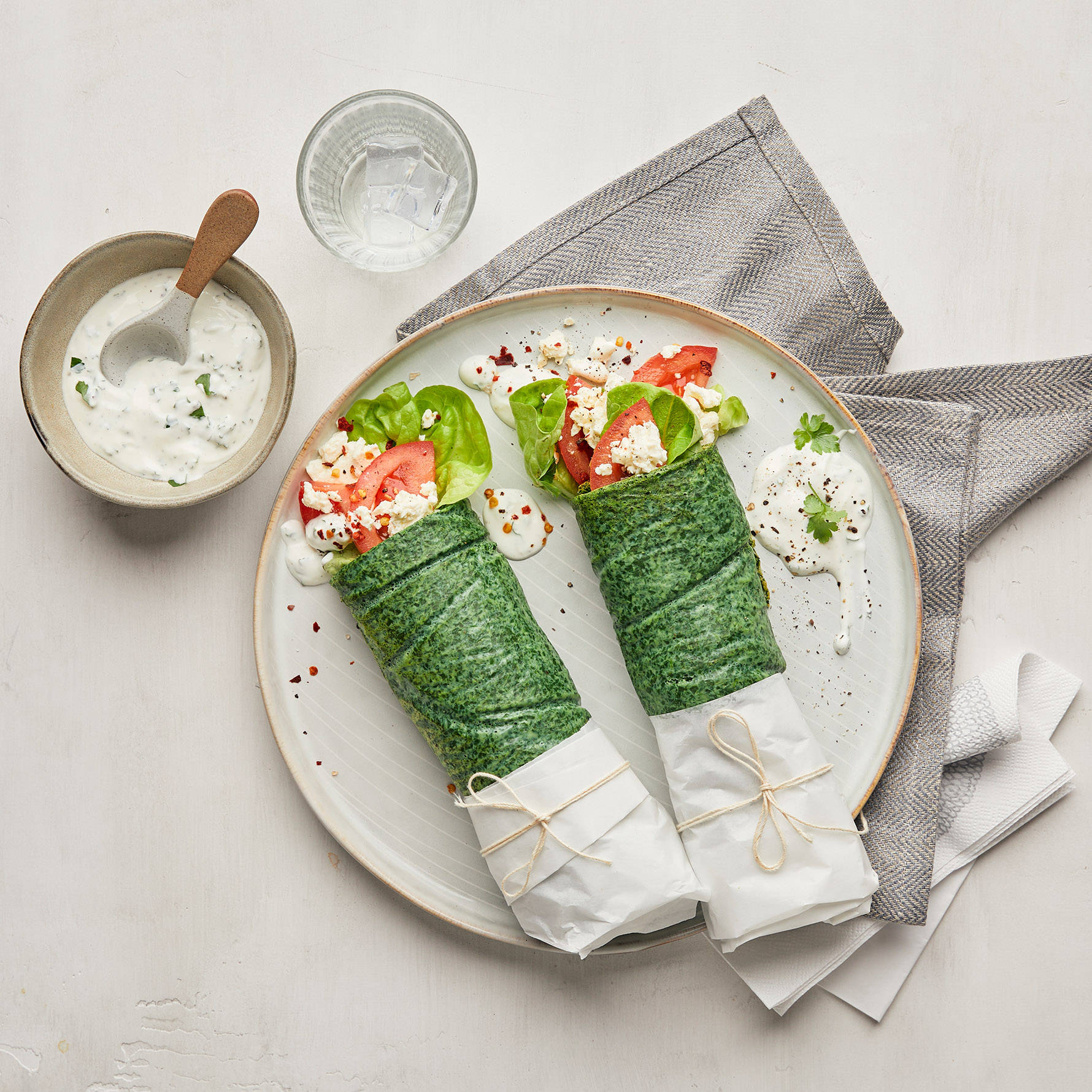 Serviervorschlag: Spinat-Wraps mit frischer Füllung