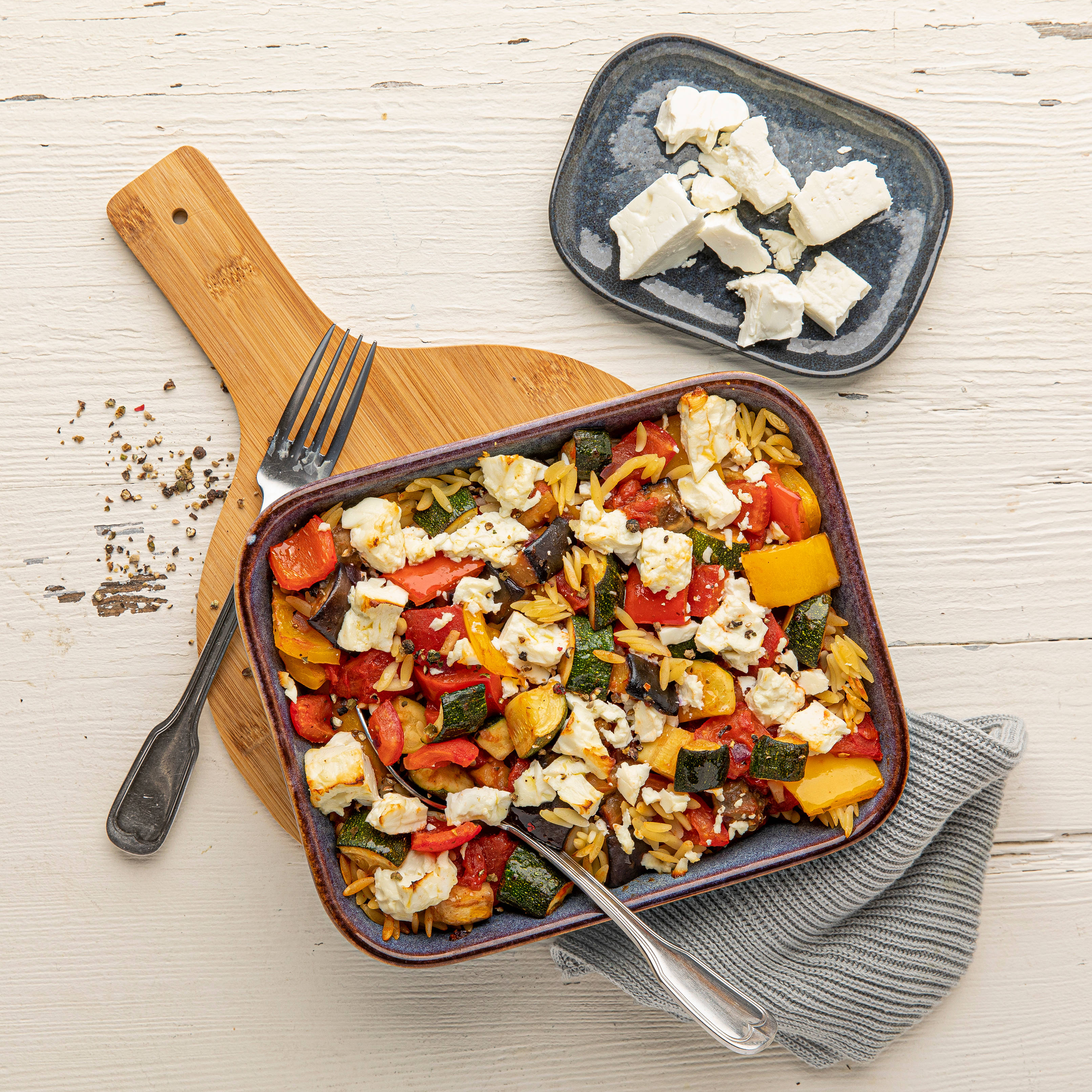 Vegetarischer Kritharaki-Auflauf mit Feta