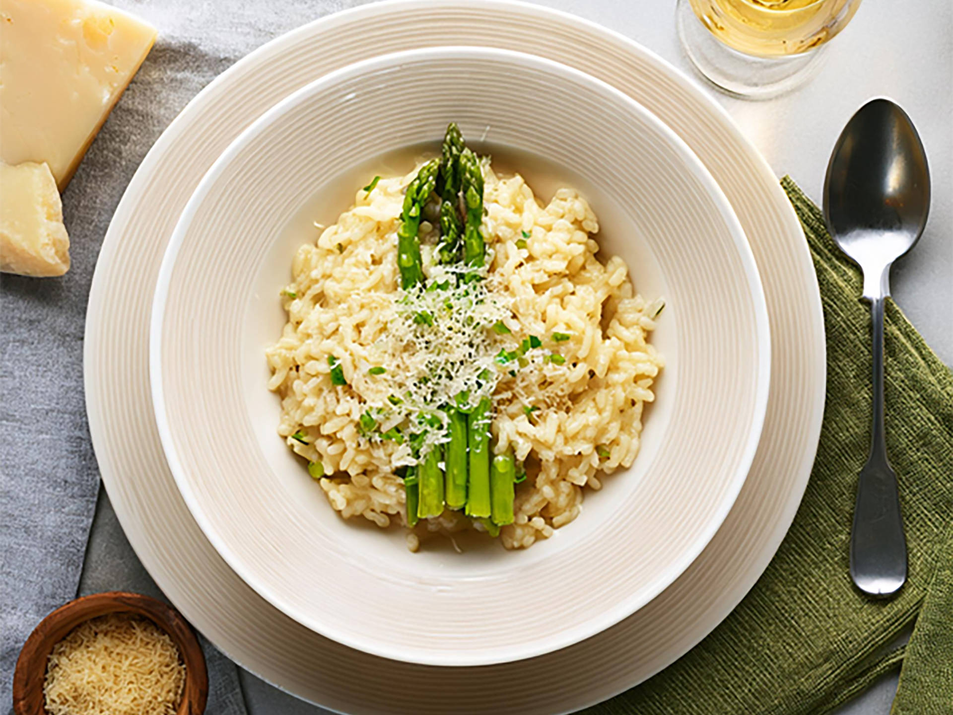 Cremiges Spargelrisotto mit Parmesan