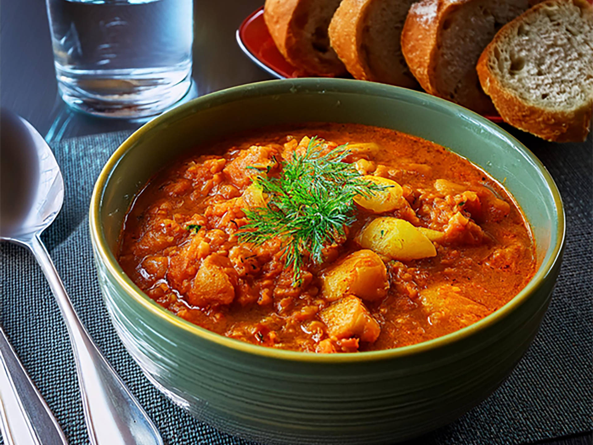 Rotes Linsen-Curry