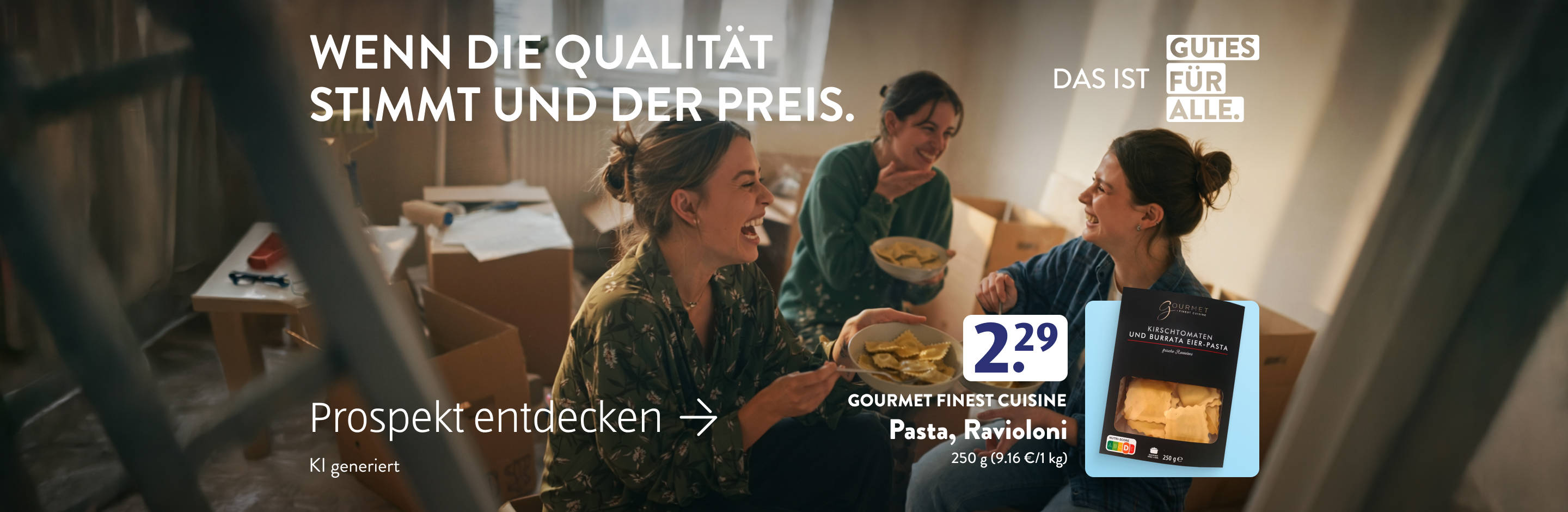 Freunde essen Pasta in einer gemütlichen Wohnung.
