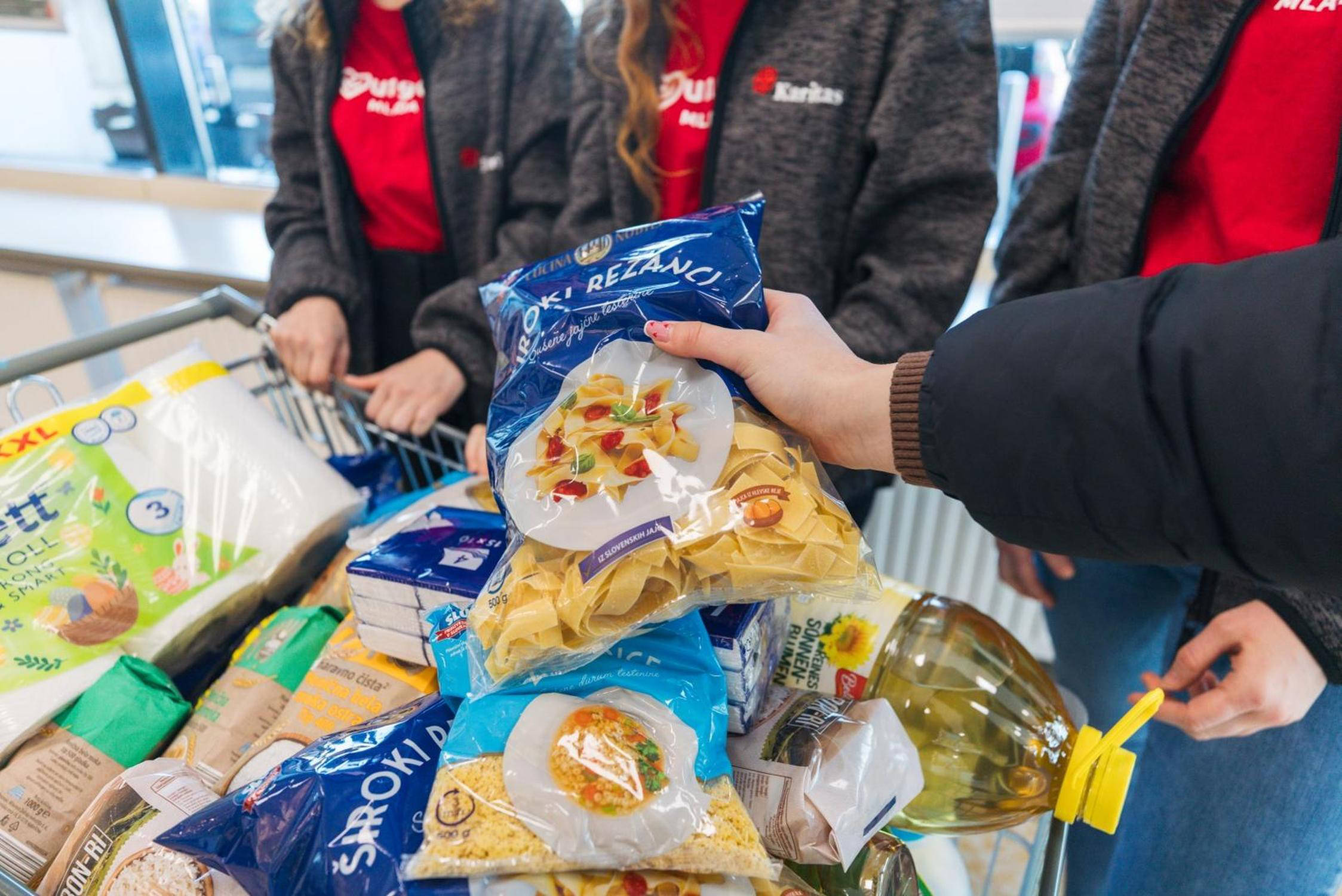 HOFERjevi kupci so v 20 zbiralnih akcijah zbrali več kot 337 ton izdelkov