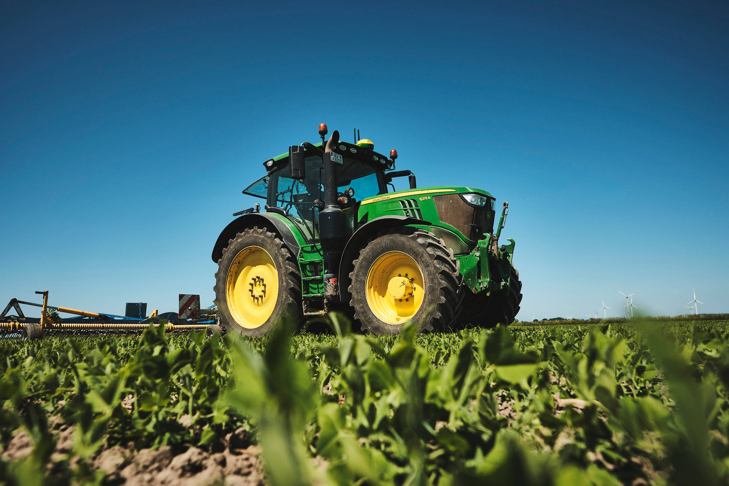 Traktor auf dem Feld.