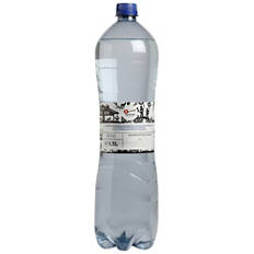 Acqua minerale svizzera CO2