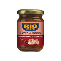 Pesto tonno, olive nere e peperoncino