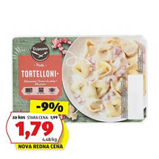 Jed s testeninami, tortelini v smetanovi omaki