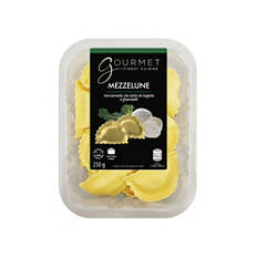 Mezzelune con mozzarella di bufala e friarielli