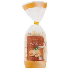 Assortiment de fruits à coque de Noël, amandes à la vanille