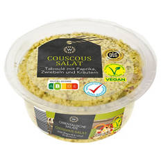 Salade orientale, poivrons, oignons et herbes aromatiques