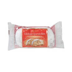 Stollen natalizio al marzapane