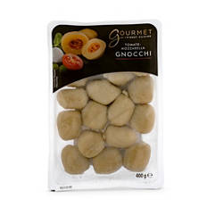 Gefüllte Gnocchi, Tomaten und Mozzarella