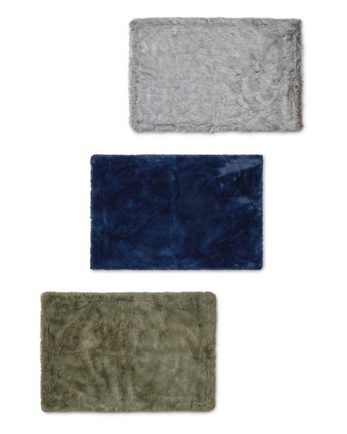 Group 1, Faux Fur Pet Blanket