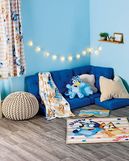 Lifestyle 1, Character Curtain