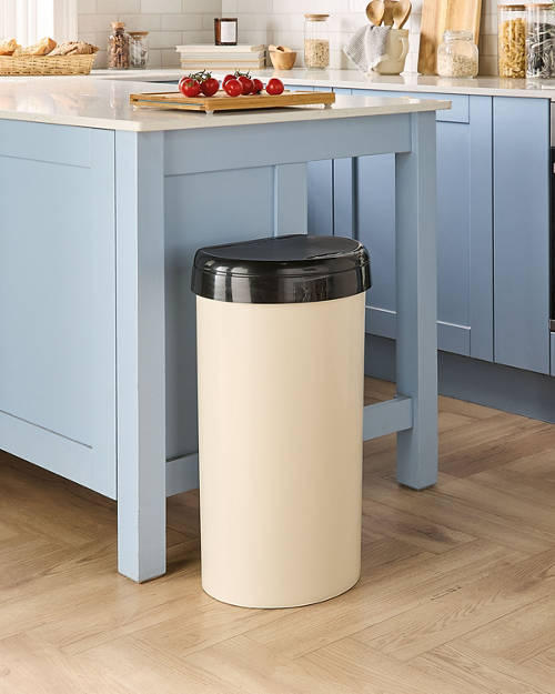 Lifestyle 1, Touch Bin