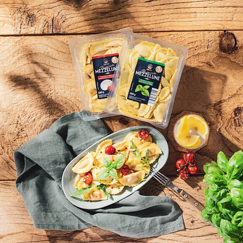 Gruppe 1, Mezzelune, Tomate und Mozzarella