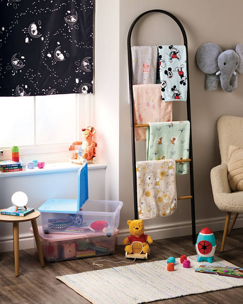 Lifestyle 1, Portable Blackout Blinds