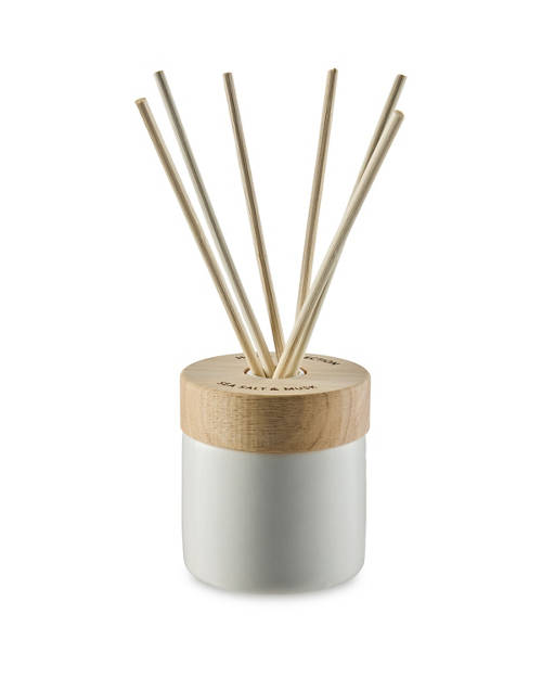 Details 1, Scenic Escapes Candle /Reed Diffuser