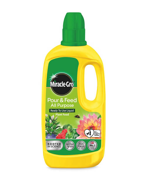 Miracle Gro Pour & Feed 1L