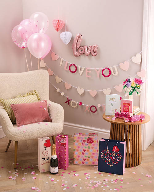 Lifestyle 1, Valentine's Day Decorations