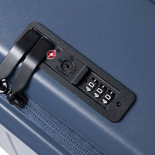 Podrobnosti 1, Potovalni kovček