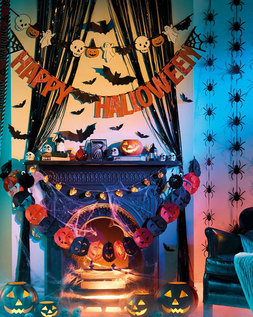 Lifestyle 1, Halloween Display