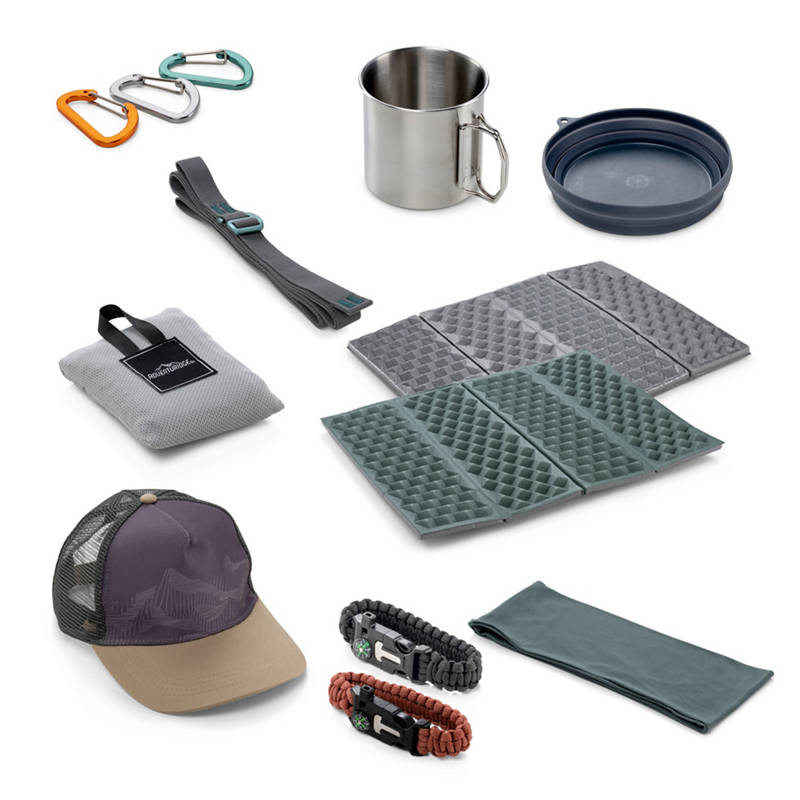 Assortimento di prodotti per il trekking