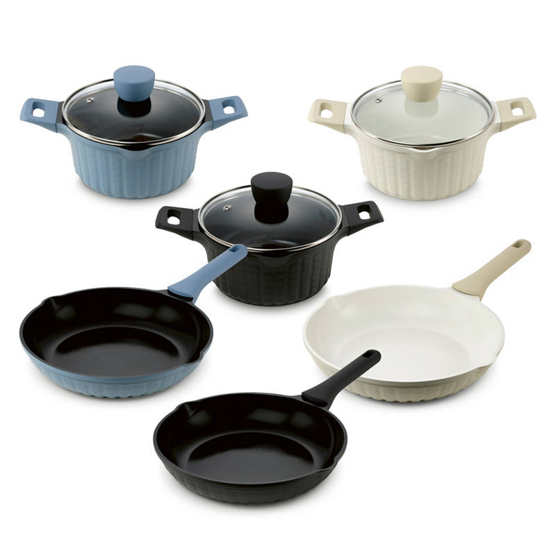 Casseroles/poêles en céramique colorées